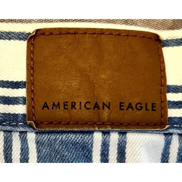 AMERICAN EAGLE Mom Style High Rise Blue/White Indigo Stripe 5‎ Pocket Jeans Sz 8 - Picture 4 of 8